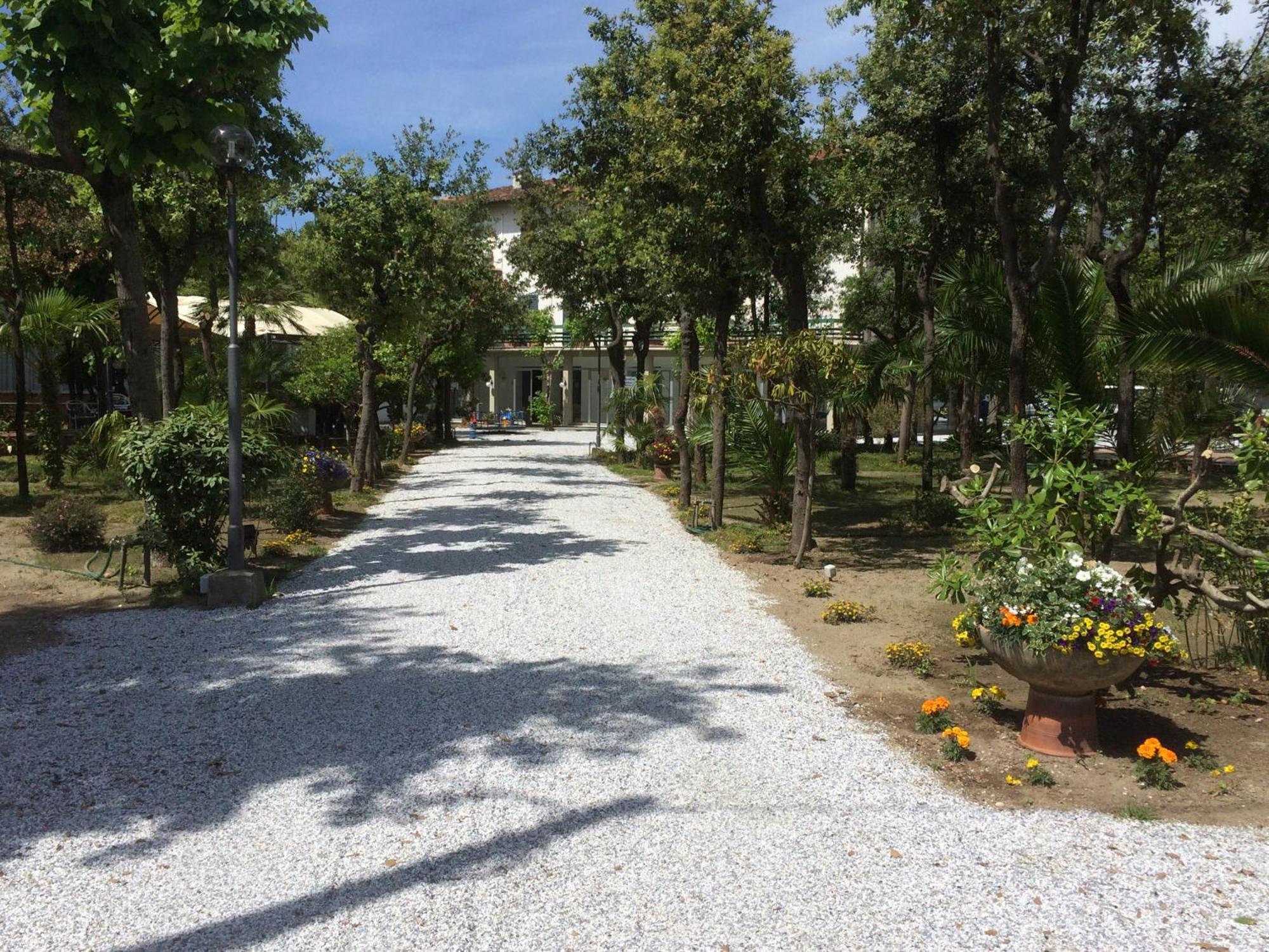 Hotel Raffaelli Villa Angela Forte dei Marmi Extérieur photo